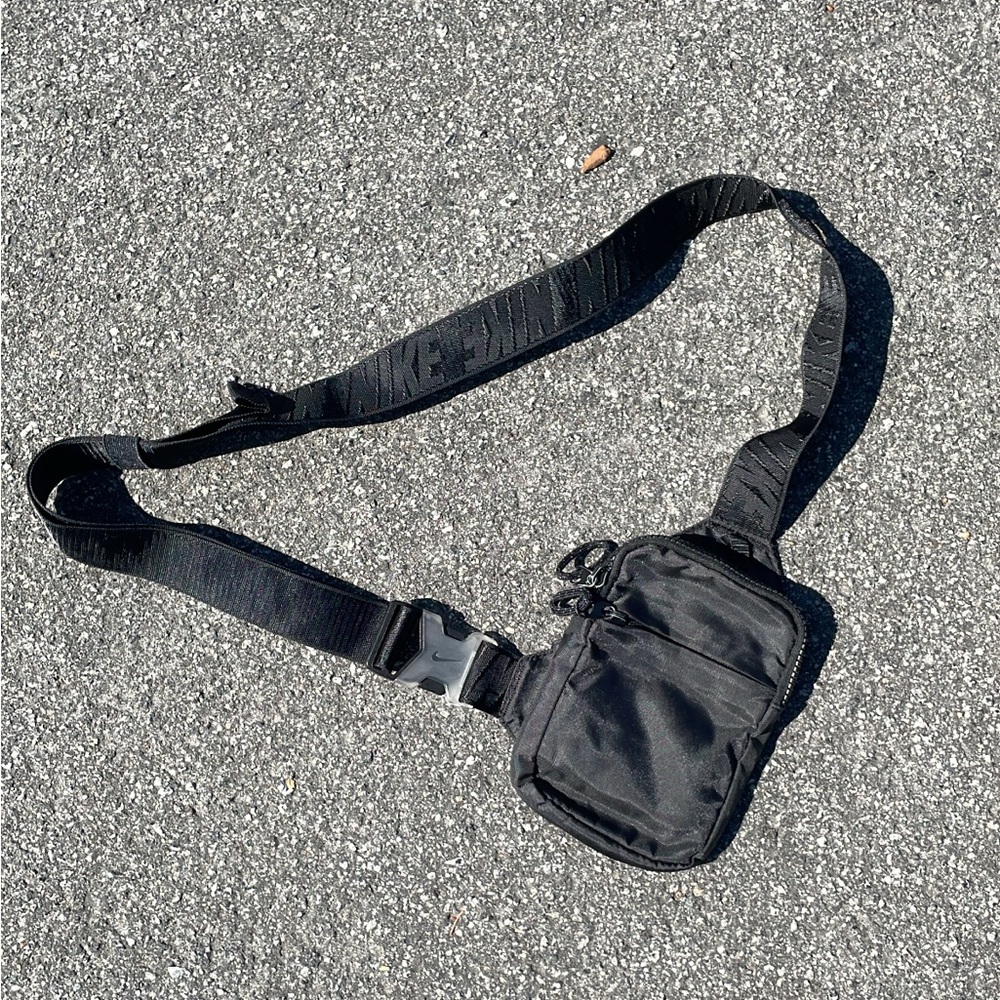 Nike Black Crossbody Belt Bag